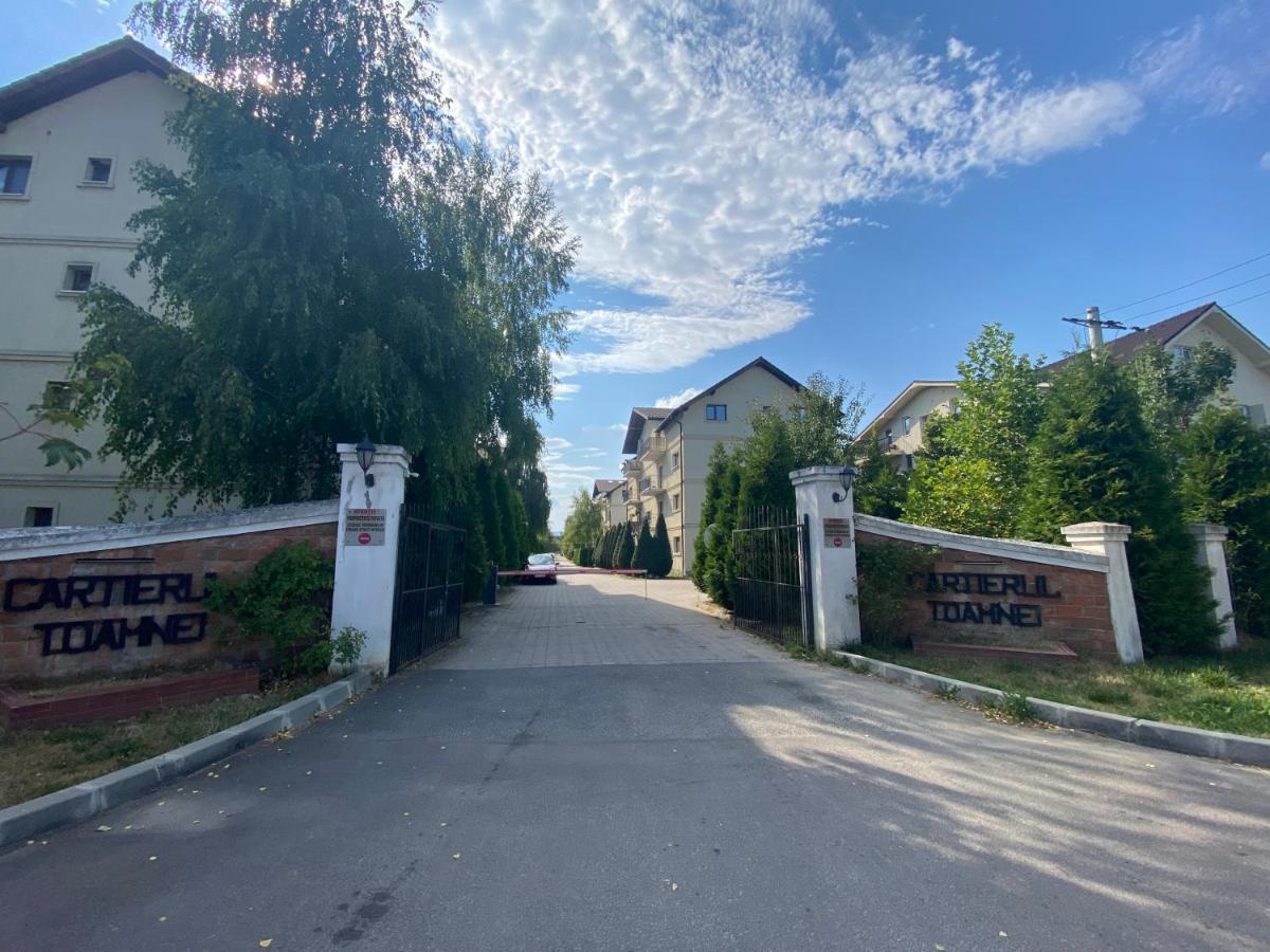 Wanderlust Home Cream, Rasnov Apt For 4, Wifi And Free Parking Exteriör bild