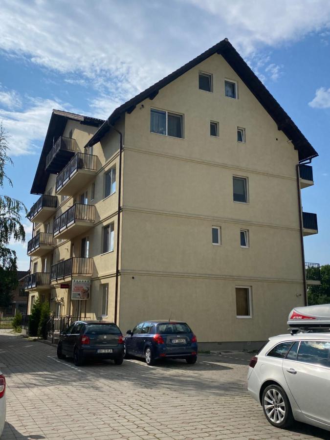 Wanderlust Home Cream, Rasnov Apt For 4, Wifi And Free Parking Exteriör bild