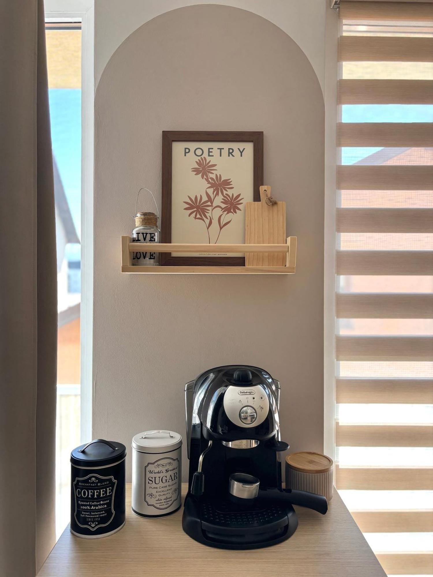 Wanderlust Home Cream, Rasnov Apt For 4, Wifi And Free Parking Exteriör bild