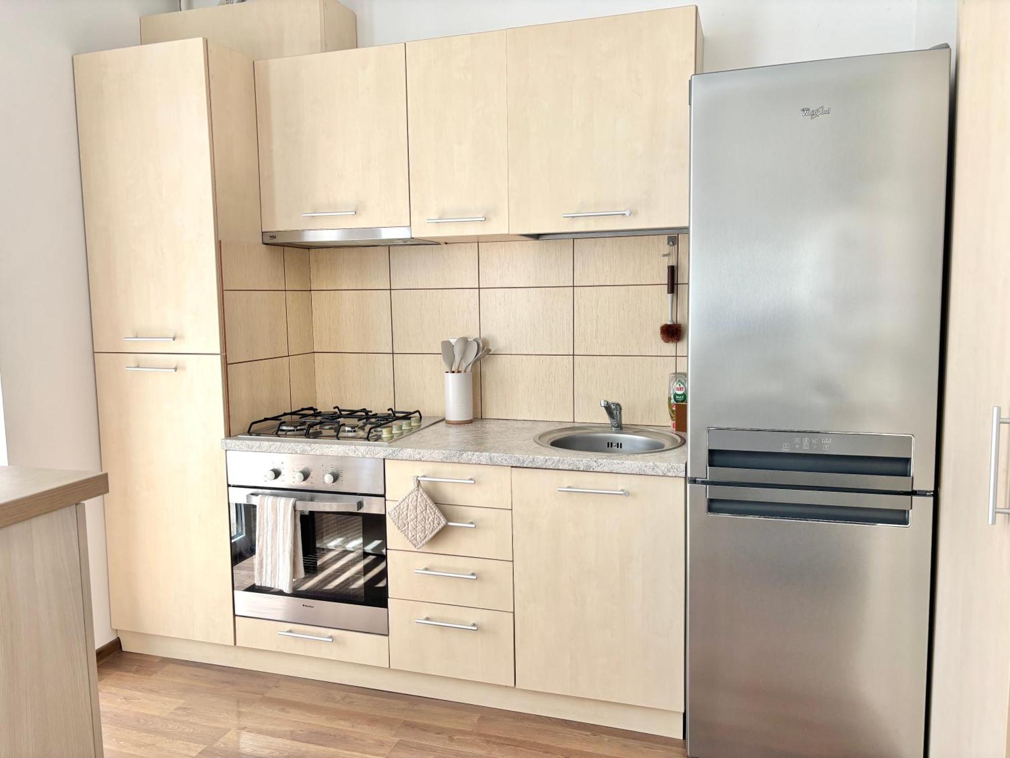 Wanderlust Home Cream, Rasnov Apt For 4, Wifi And Free Parking Exteriör bild