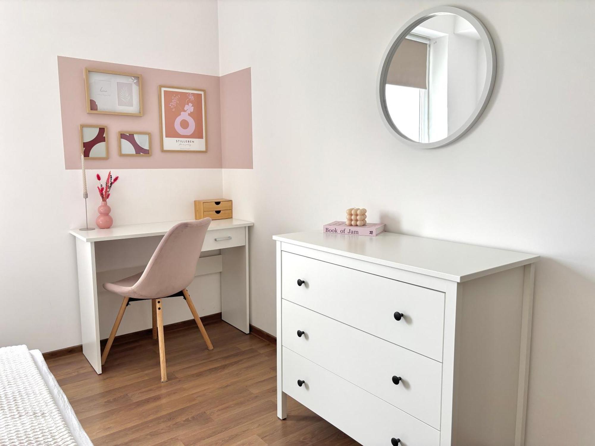 Wanderlust Home Cream, Rasnov Apt For 4, Wifi And Free Parking Exteriör bild