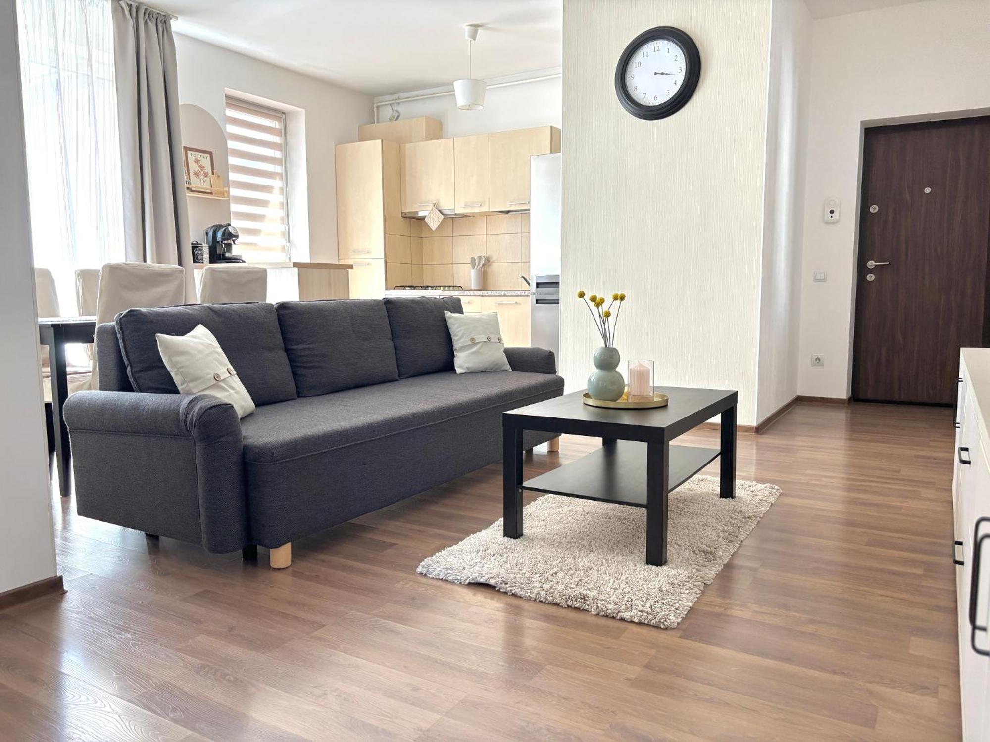 Wanderlust Home Cream, Rasnov Apt For 4, Wifi And Free Parking Exteriör bild